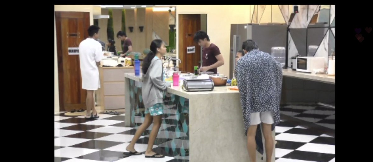 ChicoNation_'s tweet photo. It's Shower time! Waiting sa shower room kasi Occupied pa. #PBBLivestream
#PBBConnect1stWEEKLYtask https://t.co/3FsOGMIDqE