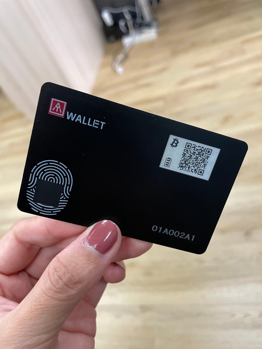 authentrend's tweet photo. @finallyx Is it time to be Santa Claus? Hohoho π
#atwallet https://t.co/P4HYoVTShI