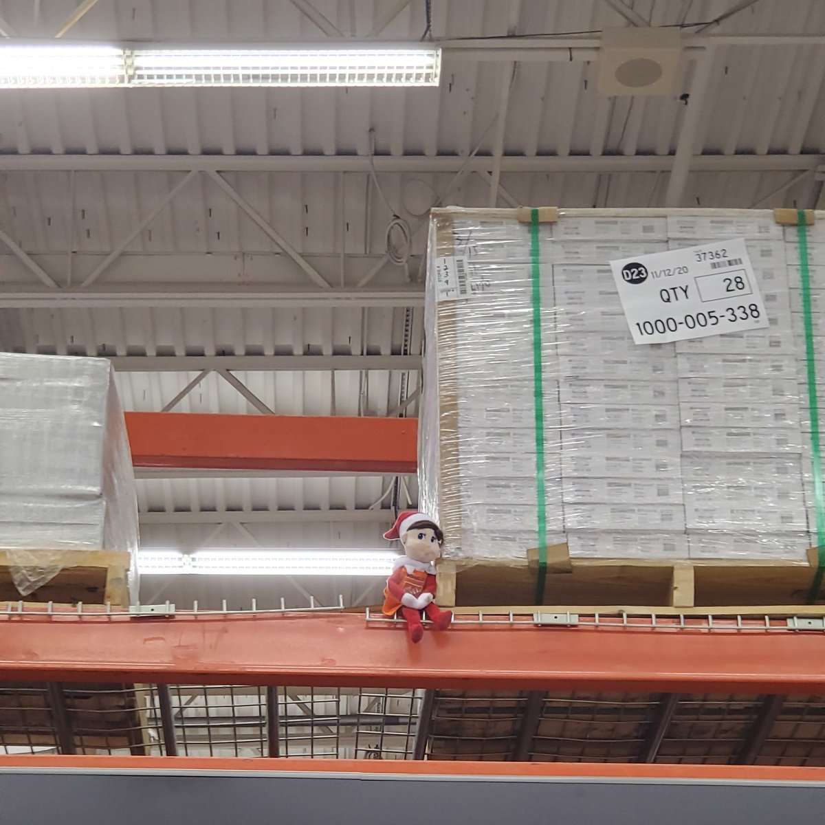 jjliam515's tweet photo. The elf is always watching at @HomeDepot store #1239. This has been a really fun part of my day lately. #ElfOnTheShelf #TheHomeDepot https://t.co/VfaJAFCTf6