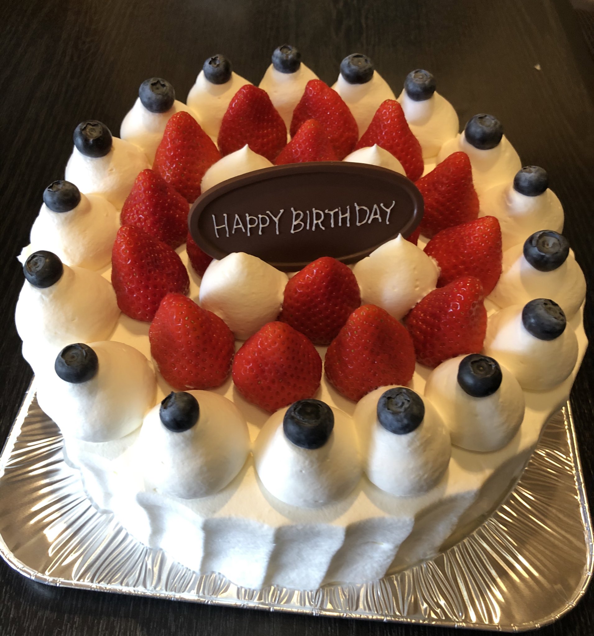 Moko Twitterren ハーブスの本店限定 今月は クイーン オブ ケーキ お世話になっている方の誕生日のお祝いに買いましたがめっちゃ美味い 本当にクイーンだわ T Co E5wq5wbte6 Twitter
