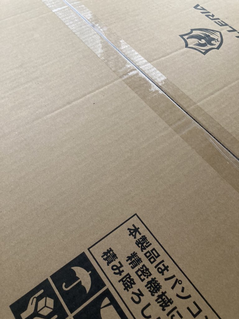 Merry_FN's tweet photo. 新しいpc届いた！
#ガレリア
#ゲーミングPC
#ドスパラ https://t.co/NrnBxMSovV