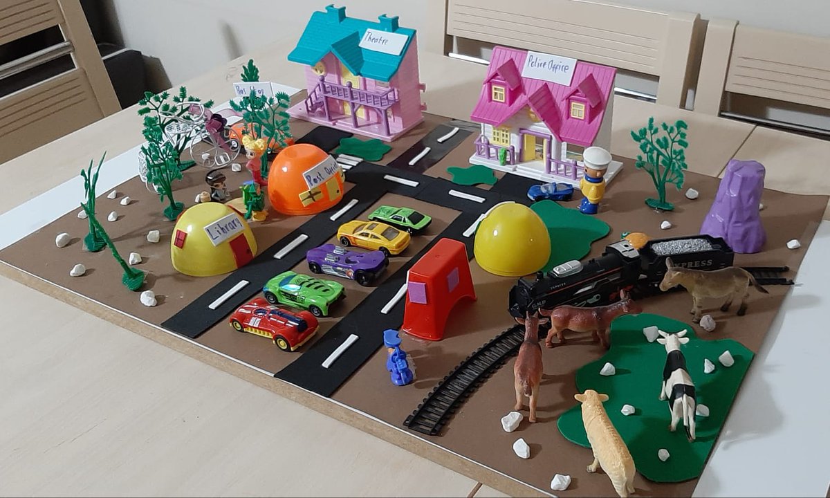 USefakoy's tweet photo. It's a big town!  Emirhan from 5/A successfully completed the "Create your own town" homework and presented a creative project. Congratulations Emirhan 🎈⭐

@seazra 
#ugurschools
#ugurenglish
#englishprojects
#5thgrades
#5☆A https://t.co/DlwRVNIV1t
