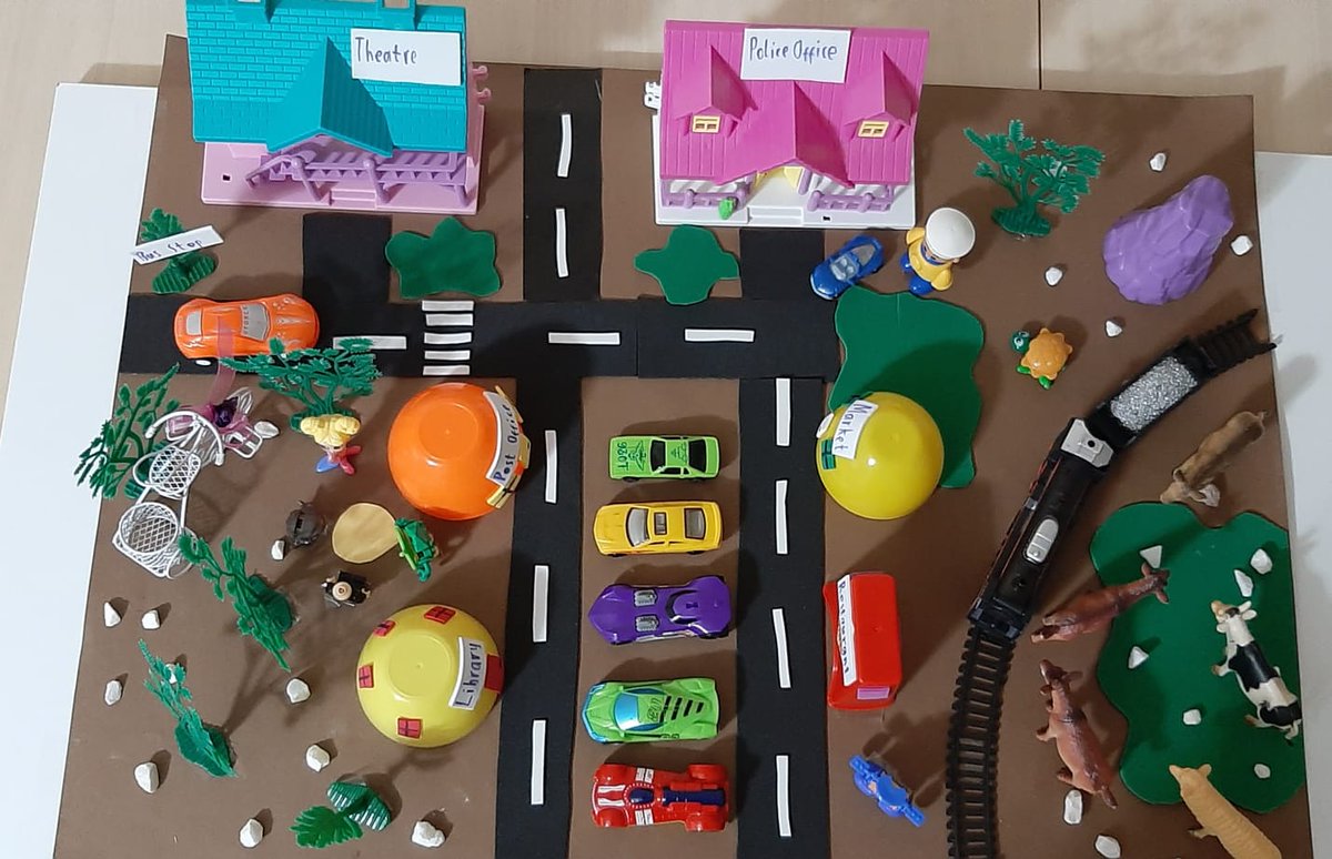 USefakoy's tweet photo. It's a big town!  Emirhan from 5/A successfully completed the "Create your own town" homework and presented a creative project. Congratulations Emirhan 🎈⭐

@seazra 
#ugurschools
#ugurenglish
#englishprojects
#5thgrades
#5☆A https://t.co/DlwRVNIV1t
