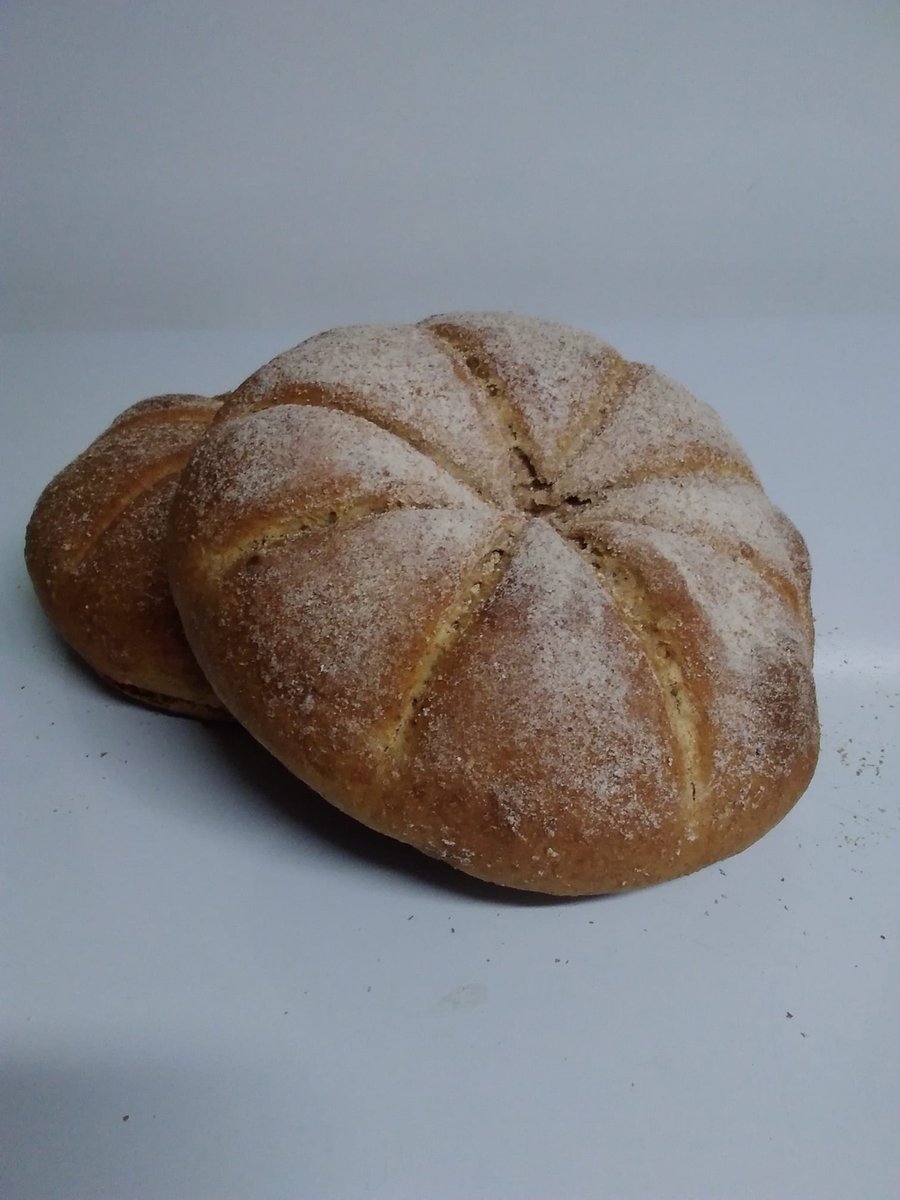 TheWarmley's tweet photo. Good morning #Warmley our #realbreads of the day today is both our Spelt #sourdough & our Traditional Irish Soda Bread 😁 #Bristol #bath #bakery #fresh #shoplocal https://t.co/PBrEaTAFnF