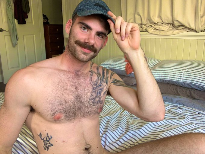 Fuck bad days ☀️  Update - still no bed frame https://t.co/Nk4QADWTws