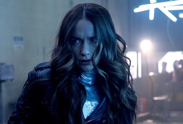 Wynonna Earp as cats, a thread: