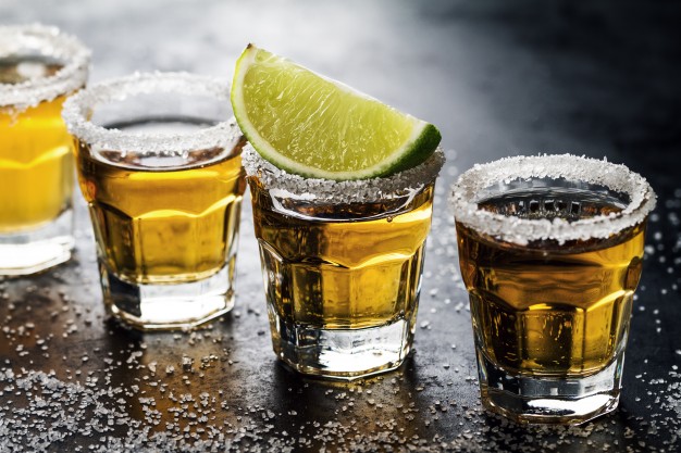 VolunteerLatin's tweet photo. The national #Mexican #beverage is distilled from #agave. If you drink the famous #cocktail #Margarita, it will be made with this spirit! Take the #Mexicanculture #quiz! https://t.co/sd8vZRunGe https://t.co/fnDLKig8JP