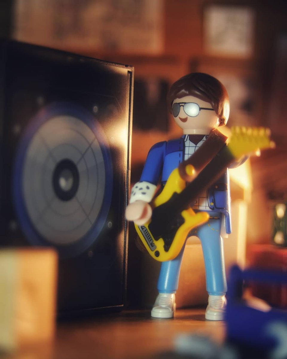 markwalkerphoto's tweet photo. Rock 'n' roll.
@playmobil @UlanziSales @BacktotheFuture #BackToTheFuture #BTTF #playmobil #martymcfly https://t.co/xOv7sqIblO