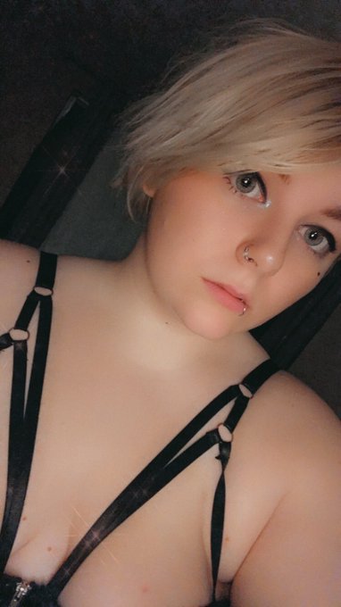 Night out ;) #camgirl #onlyfans #pantyselling #kink https://t.co/dkkMqP2tBU<a href="/tag/camgirl"class="tags">#camgirl</a><a href="/tag/onlyfans"class="tags">#onlyfans</a><a href="/tag/pantyselling"class="tags">#pantyselling</a><a href="/tag/kink"class="tags"><span>#kink</span></a>