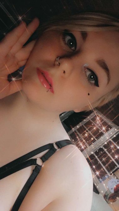 Night out ;) #camgirl #onlyfans #pantyselling #kink https://t.co/dkkMqP2tBU<a href="/tag/camgirl"class="tags">#camgirl</a><a href="/tag/onlyfans"class="tags">#onlyfans</a><a href="/tag/pantyselling"class="tags">#pantyselling</a><a href="/tag/kink"class="tags"><span>#kink</span></a>