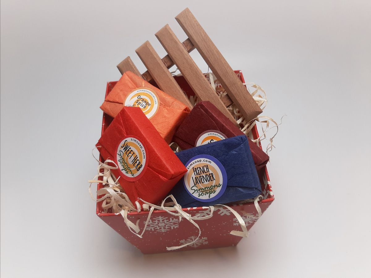 SimmonsSoaps's tweet photo. 💥Last Chance to Save for the Holidays - Coupon Code: XMAS2020     https://t.co/syVIucQuS4 https://t.co/9kHaov5uU5