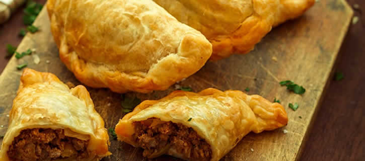 VolunteerLatin's tweet photo. Have you ever tried the #delicious #Argentine #food? #Argentinecuisine #Argentina #Spanish #Spanishonline https://t.co/FYHhST7Z7v https://t.co/8OSOSi4fOd