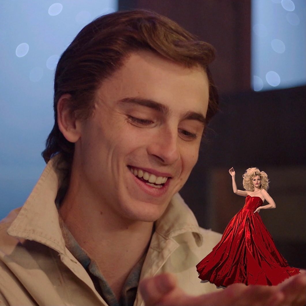 อลิซาเบธ แบงส์โพสต์ผ่านอินสตาแกรมว่า ‘ใครก็ได้ช่วยตัดต่อเอาฉันไปไว้บนมือทิมมี่ที’

ทีม Saturday Night Live ก็เลยสานฝันให้ชีจ้า และอลิซาเบธก็มาคอมเมนต์พร้อมแชร์โพสต์นี้ในสตอรี่ว่า ‘ฝันของฉันเป็นจริงแล้ว ได้เป็น Tiny Banks สมใจ @ทิมมี่’

แหม ทิมมี่นี่ฮอตจริงๆ เลยนะ 😂