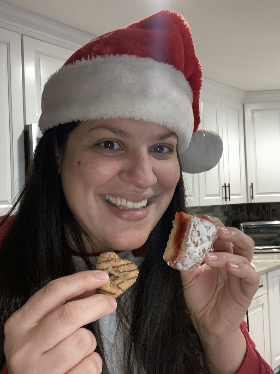 mrs_bESL's tweet photo. Jelly donuts and Christmas cookies, yummm 😋 our mixed family’s holiday faves! Happy Chrismukkah everyone! @RBSPrincipal #RBSrocks https://t.co/B97u3Crz2z