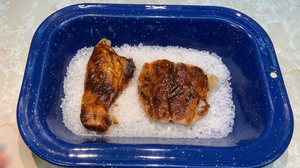 KingKampachi's tweet photo. Y ahora, una receta 2x1 de @laloplascencia:
1️⃣ King Kampachi curado
2️⃣ Adobo de chiles secos
¡Una manera completamente diferente de disfrutar nuestro pescado!
📽️ : https://t.co/zdIcukx74G
@pescaconfuturo #pescaconfuturo #ASCcertified #IkejimeQuality https://t.co/Y7WCIKUGzS