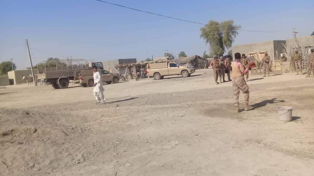 jiyandbaloch91's tweet photo. A picture from Mand #Balochistan today army operation in a town in Mand.According to local sources army beaten and arrested people.
A family abducted from Gichk Panjgur is still disappeared since two weeks.
#Balochistan #HumanRights
#UN #VBMP5 #amnesty
#BalochLivesMatters https://t.co/3uFJ3sTLpq