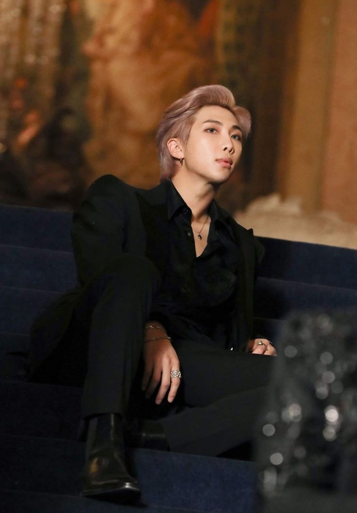 ⠀⠀⠀⠀⠀⠀⠀         ⠀⠀ะ BODA JOYNY 
10/12;

        ♡  —llega con sus hijos al jardín para la ceremonia. —