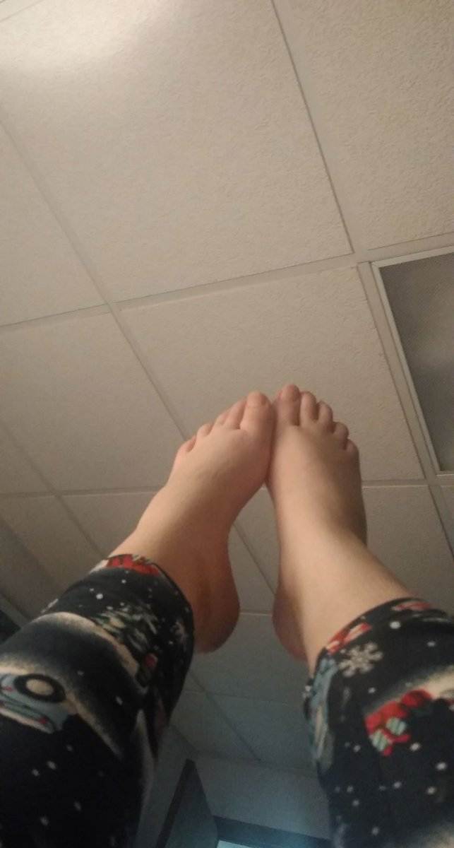 Dixiegi46551350's tweet photo. Sexy feet just for you https://t.co/DNf6NzRlq2 https://t.co/Dyff2nx1KE
