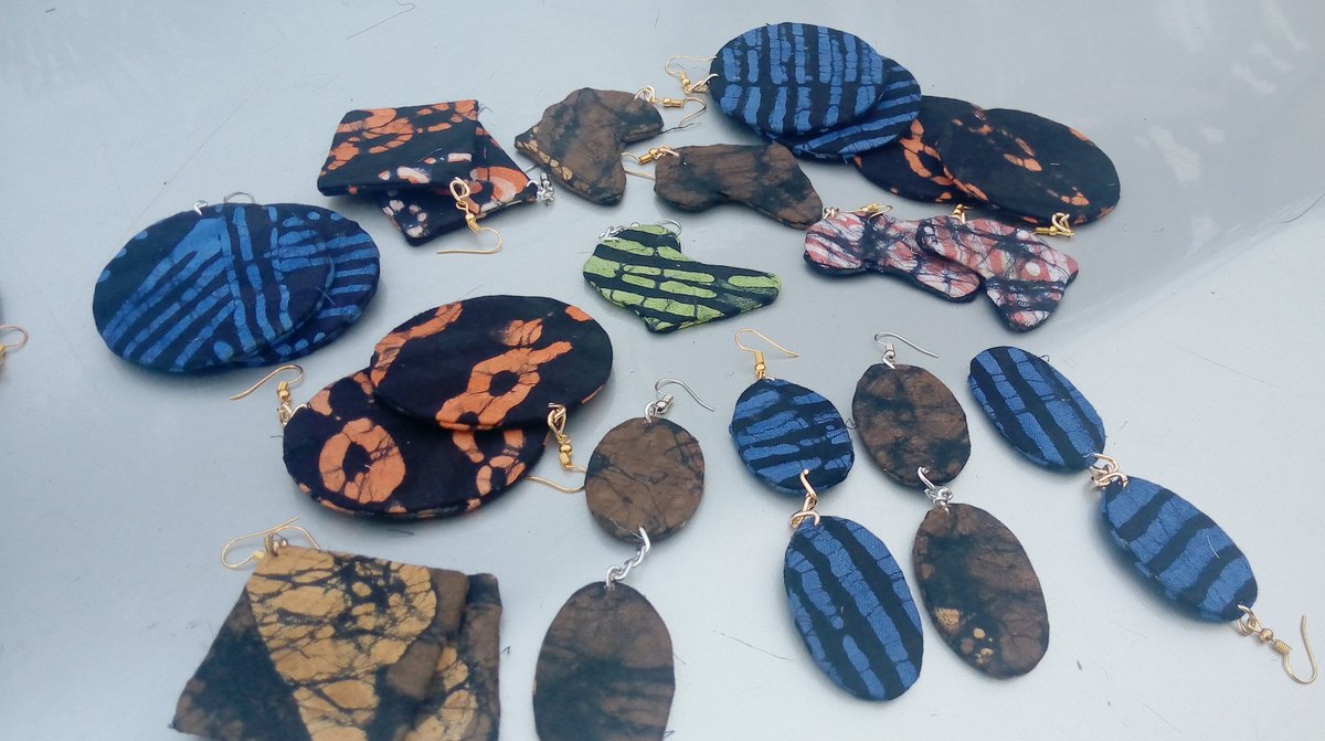 1Dudufash's tweet photo. African made earrings..

#handmade 
#dudufash 
#taiomoakin
#Africa 
#craftsforcait
#earrings
#TachaOwnsTitans
#Laycon 
#lucyedet 
#crafts
Jamaican 
Native Americans 
# https://t.co/Z6cpc8DZ9k