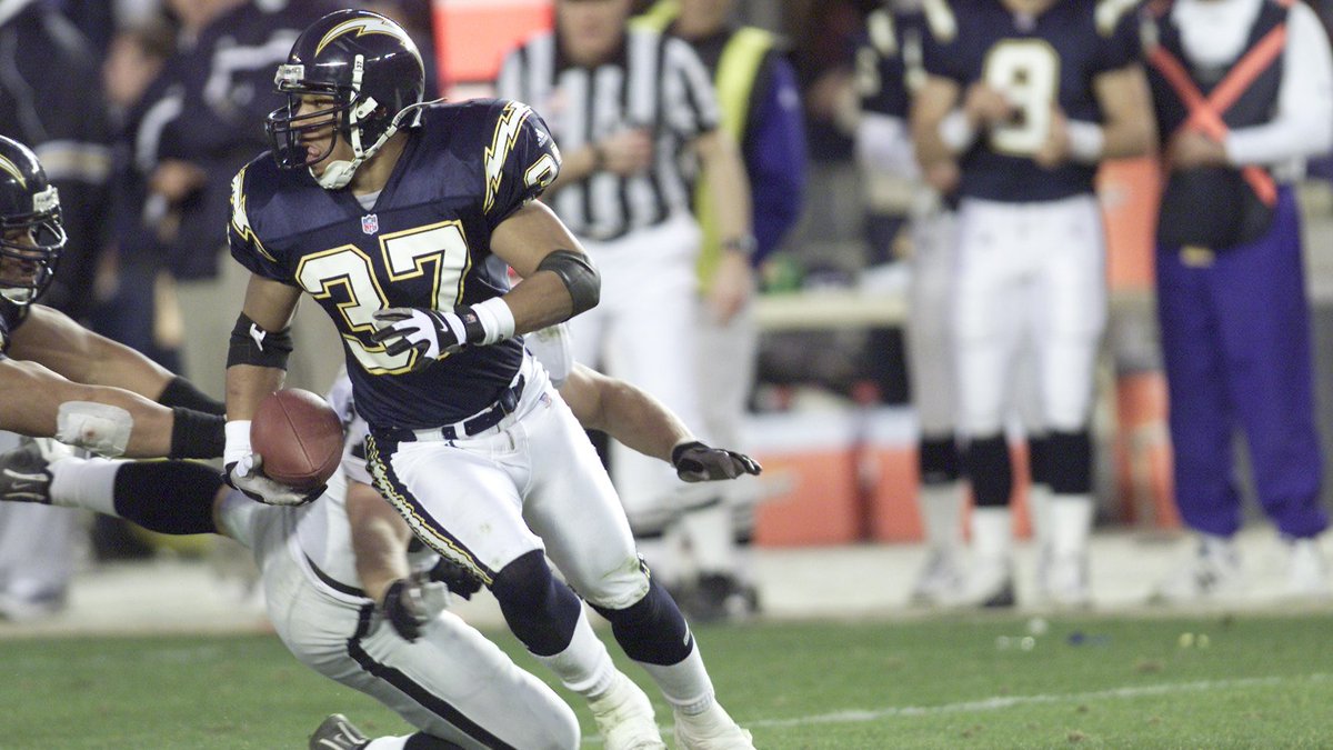CBSSportsHQ's tweet photo. Happy 48th Birthday to Rodney Harrison!

A TRUE all around DB...

2× Super Bowl Champ
2× Pro Bowler
4x All-Pro
30.5 Sacks
34 INTs
11 Force Fumbles https://t.co/E63Vh0epnM