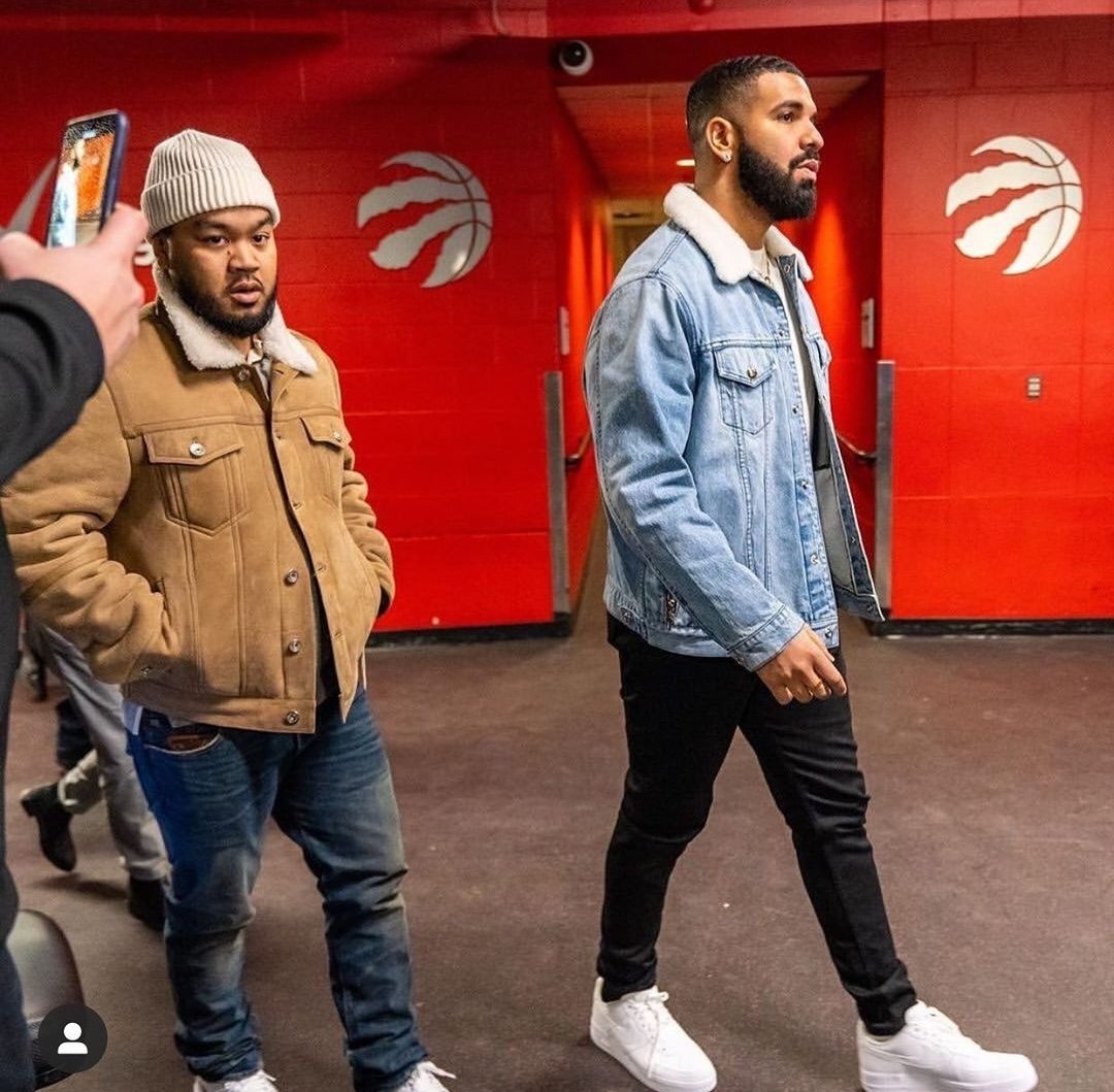 DrakeJaded's tweet photo. That's just how I think, it's either you or me!

🦉🏆

#Drake #Drizzy #ovo #slide https://t.co/LMSbRmR6TT