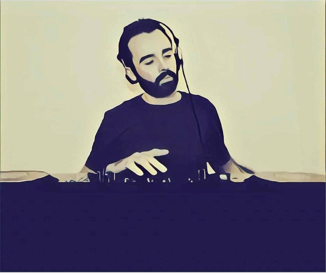 METROFMSA's tweet photo. NEW MUSIC: 
DJ &amp; producer @djdiamonddealer drops his new track featuring Dorothy Masuka titled #SophiatownTribute with us.
#SongDrop
#FirstRadioPlay
#SongsForDecember https://t.co/7d7EzNBoW0