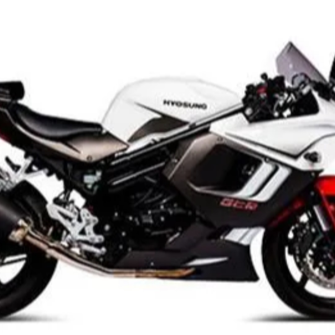 convergenz's tweet photo. Top 5 Best Cheap Budget Superbikes

Hyosung GT650R.  
Triumph Daytona 675R.  
Ducati 959 Panigale. 
Kawasaki Ninja ZX-10R.  
Suzuki GSX – R1000. https://t.co/e4IYKlwaLH