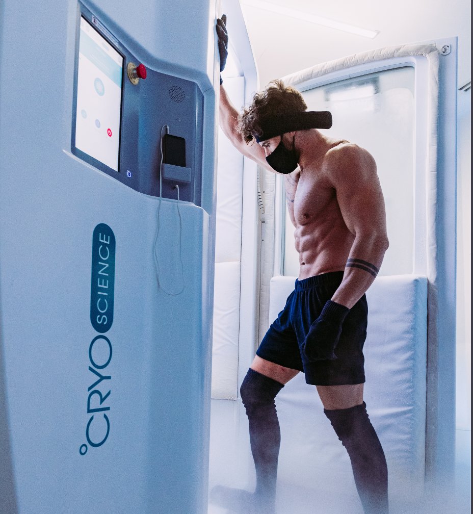 CryoUAE's tweet photo. When your body is first exposes to sub zero temperatures your skin reacts to the sudden change in temperature and starts sending messages to your brain, stimulating regulatory functions. Your body then releases anti-inflammatory molecules, endorphins, and flushes out the toxins. https://t.co/90mHIMruAo