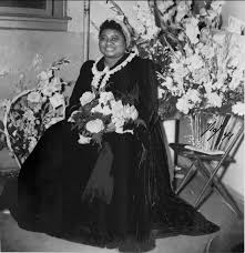 Hattie McDaniel knew she wanted to be an actress at 6 years old. The 13th child of 2 former slaves, McDaniel was born in Kansas in 1895, but raised in Denver. She said, “I knew that I could sing and dance, and my mother would give me a nickel sometimes to stop.”