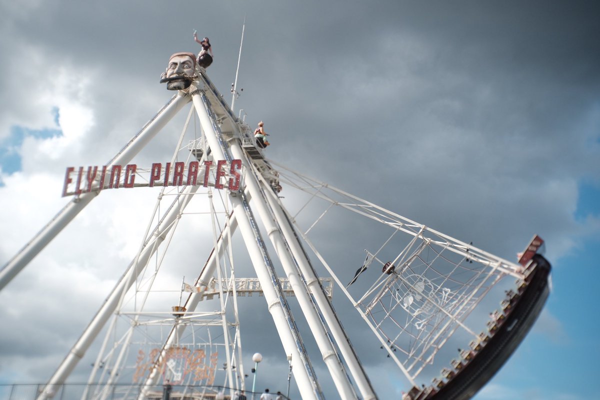 寫眞館gelatin 個展21 3 26 4 11 としまえんのフライングパイレーツ 解体が始まったみたいです プレートがなくなっていました 写真は今年の夏 最後に訪れた時のフライングパイレーツ もう少しで 跡形もなくなるんですね Camera Fujifilm Xpro3