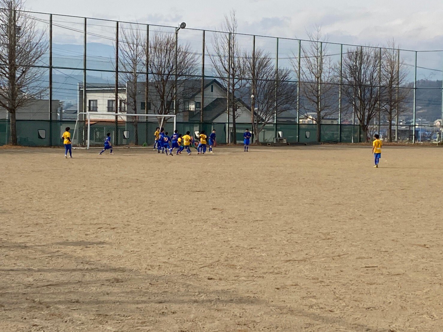 信州スポーツ医療福祉専門学校 サッカー部 練習試合 今回 中野西高校サッカー部と練習試合をさせて頂きました ゴール前の細かいパスやスペースの使い方が上手で一つの戦術としてプラスしたいと感じました 顧問先生 コーチの皆さん サッカー部員