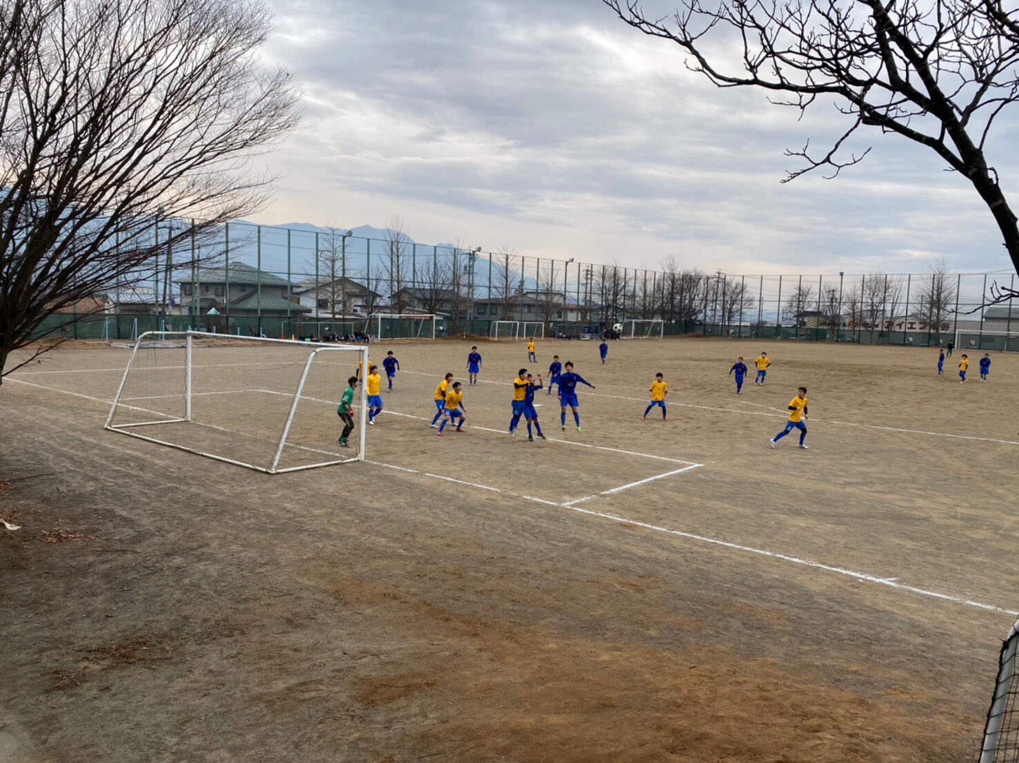 信州スポーツ医療福祉専門学校 サッカー部 練習試合 今回 中野西高校サッカー部と練習試合をさせて頂きました ゴール前の細かいパスやスペースの使い方が上手で一つの戦術としてプラスしたいと感じました 顧問先生 コーチの皆さん サッカー部員