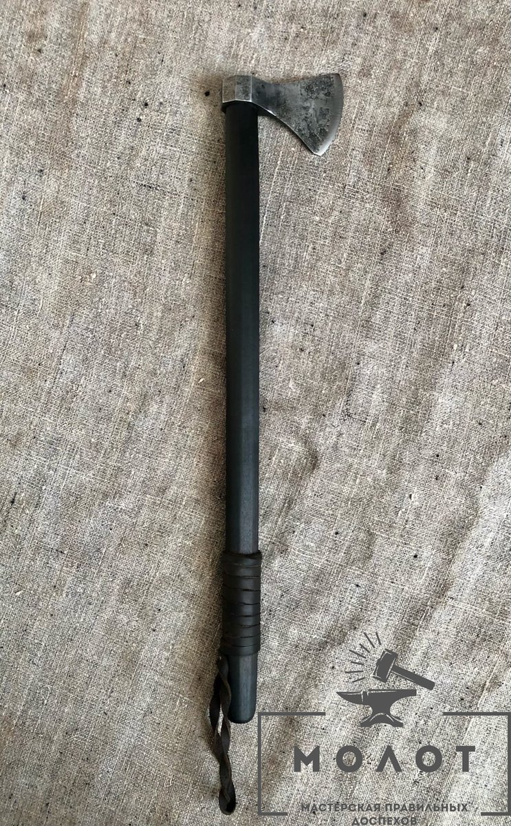 Stanislav883's tweet photo. The hatchet is small, but daring! 16th century
A nice little thing came out, the material 65G was formed by bending and forging welding

Топорик мал, да удал! 16 век
Приятная вещица вышла, материал 65Г проушину формировали путем перегиба и кузнечной сварки
#топор #Русь #axe https://t.co/sWjqEo4VRZ