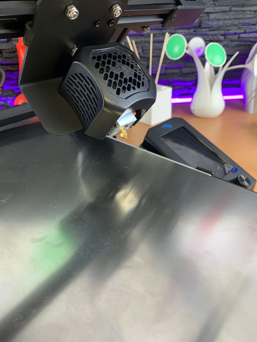 innovaland3d's tweet photo. Ender 3 V2 con eje infinito. Preparada para imprimir a 45 grados.
.
.
.
#robotfactory #infinite3dprinter #innovaland #ender3 #ender3v2 #creality #3dvip #3dfilamento #innovaland3d #impresion3d #3dprint #3dprinting https://t.co/QqbwHNIcC8