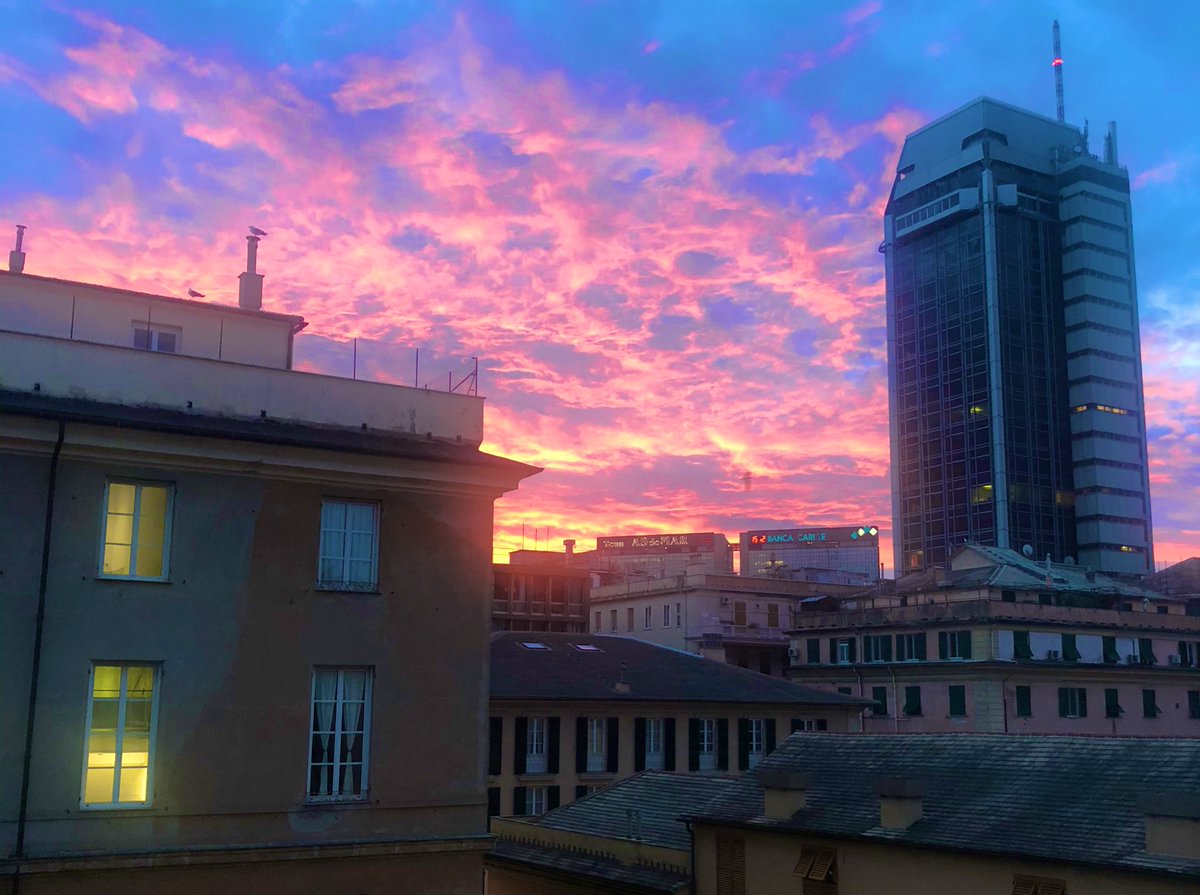 Che colori questa mattina su #genova <a href="/RaccontaGenova/">Racconta Genova</a> <a href="/igersgenova/">Instagramers Genova</a>