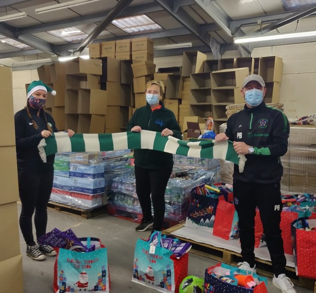 bazley10's tweet photo. Extremely proud of our football clubs joint fundraising for these Two amazing charities 🎄⚽🇳🇬 Incredible vital work they are doing for our #community 💚
@FoodbankMid &amp;  @salvationarmyuk @NorthwichVicsFC &amp; @northwichvixens @EmmaRhona @helen_langan  @MikeAmesburyMP @NorthwichNews https://t.co/UKRYSaHlXw