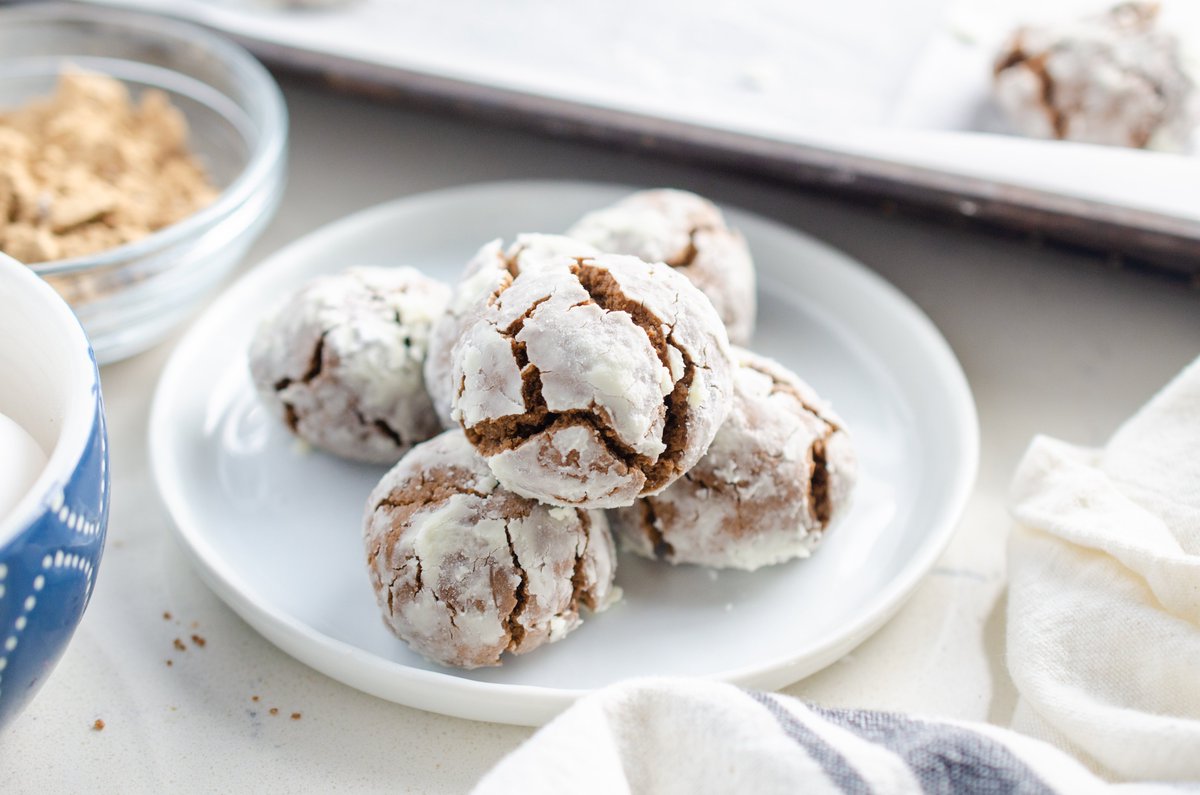 365DaysofBaking's tweet photo. Put a new twist into an old favorite cookie and make some Peanut Butter Crinkle Cookies with @PB2Foods. Santa will be happy as will the family when they take a bite! https://t.co/NOWMg41mJn #ad #peanutbutter #cookies #easyrecipes https://t.co/nSOx59JWRg