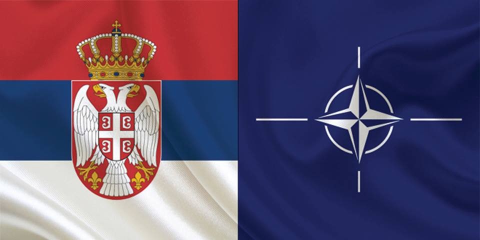  Запрашивање и тровање грађана траје јако дуго. У САД деценијама. У Србији траје скоро 15 година. Тадашњи министар спољних послова Вук Драшковић је 2005. године потписао споразум са генералним секретаром НАТО Јап де Хоп Схефером између тадашње СЦГ и НАТО о транзитним 