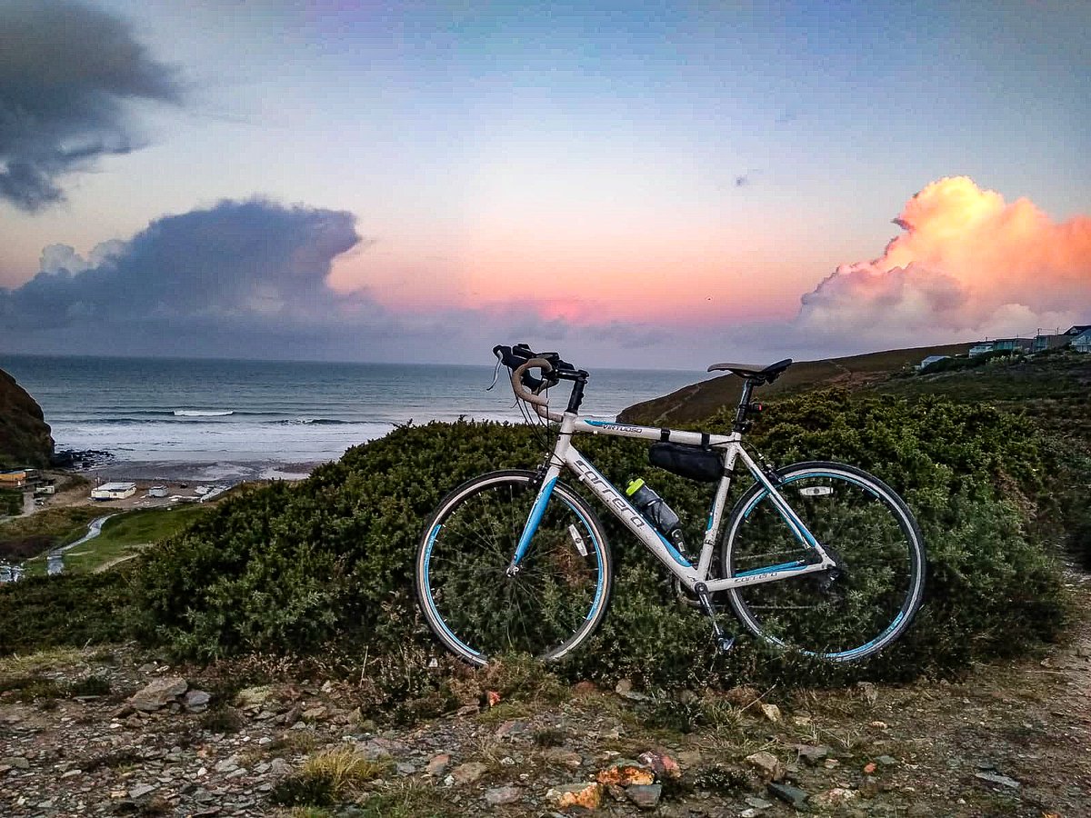 A clear bit of sky over Cornwall,  although it didn't last long - soaked by that grey could on the left shortly after this photo!
#starsandspokes #ByYourSide #mentalhealth
<a href="/getheadfit/">HeadFit</a>
<a href="/RNRMCA/">Royal Navy Cycling</a> 
<a href="/RNRMC/">Royal Navy & Royal Marines Charity</a>