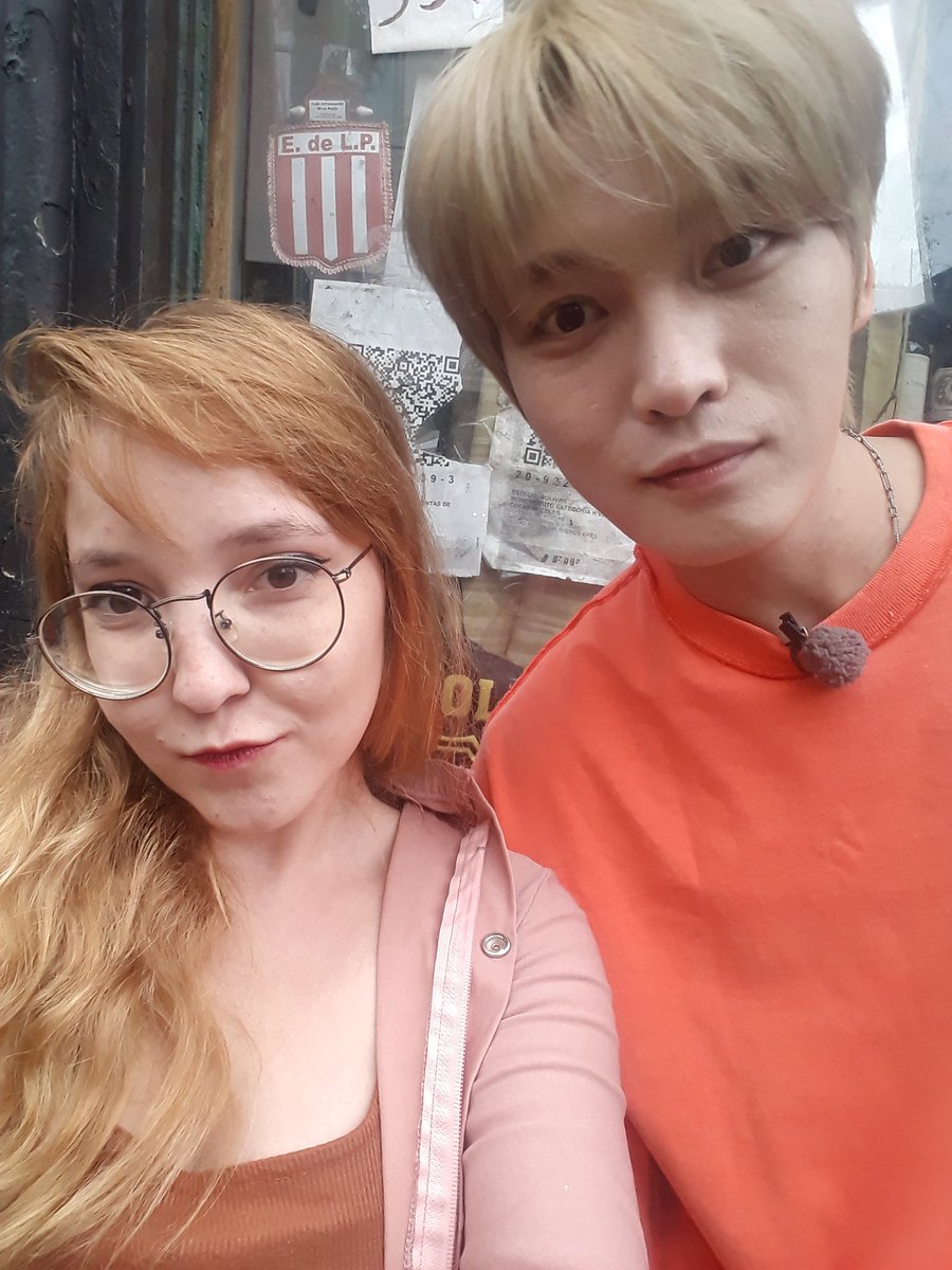 HwagiPrincess's tweet photo. Facebook just reminded me that, today, it's been one year since I had the best day of my life.

I'll never forget his gentle smile and how the crew woman I tried to use as intermediary just told me to talk directly to him bc "he was nice" 😂 my approachable king https://t.co/PkfG8w8RuJ