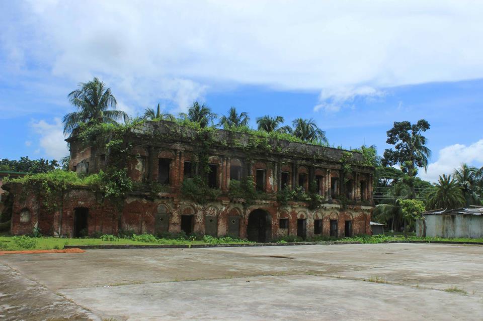 TerrainInspire's tweet photo. Lakutia Zamindar Bari in #bangladesh
Would make an amazing ruin/old civilisation to explore for an #rpg / #wargaming
For #terrain inspiration
Discovery
#dungeonsanddragons #ageofsigmar #warhammer #fabtasy #history #dnd #rpg #ttrpg #aos #aosterrain #dndterrain https://t.co/xZOjqihURC