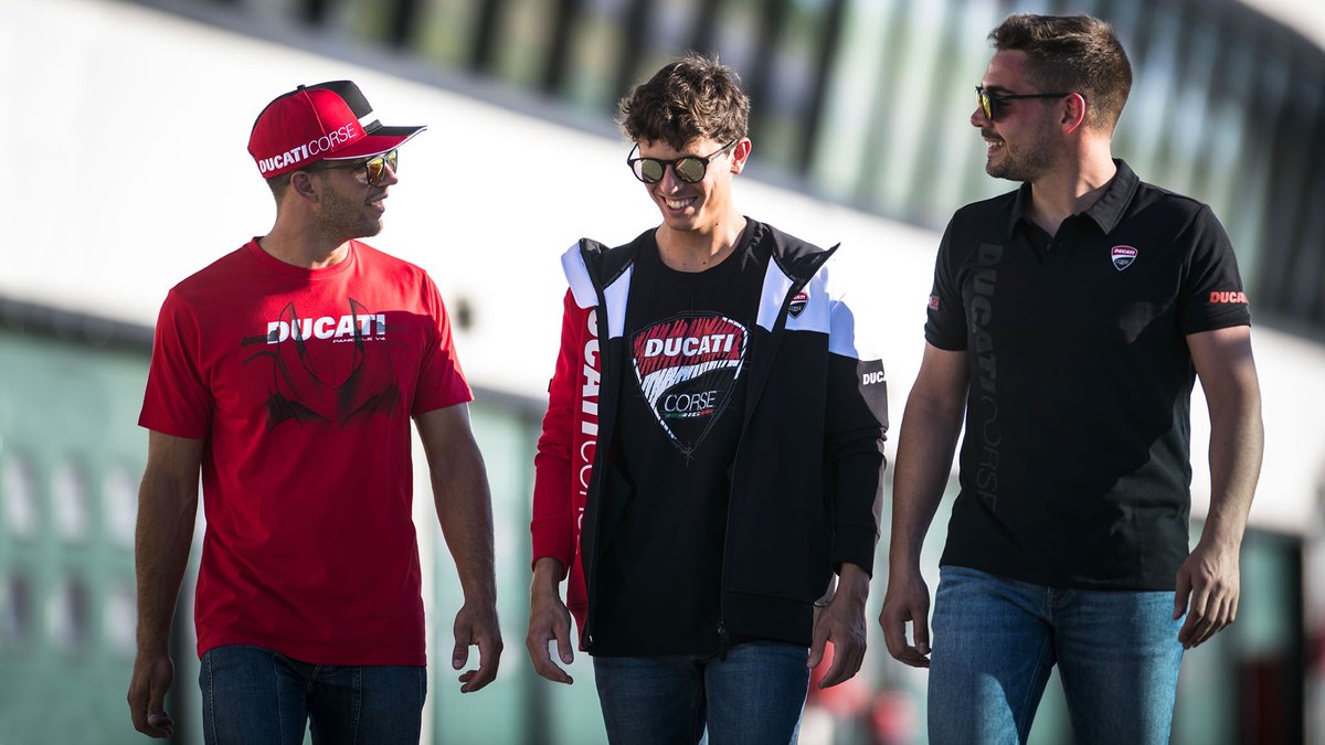 DucatiMotor's tweet photo. Discover the new apparel collection 2021 at your local dealer. Choose the technical items best suited to your riding style on your #Ducati &amp; from the sportswear line for your leisure time or a special gift. Wear your passion!
Discover here: https://t.co/IhnOwALXn0

#DucatiApparel https://t.co/wJlniqpiZF