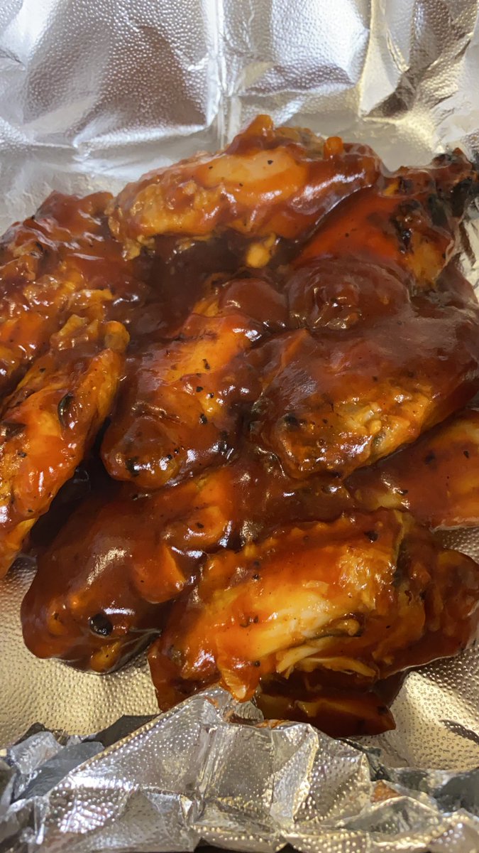 PeterDorans1's tweet photo. Buffalo and BBQ wings https://t.co/ZilxZhI7TJ