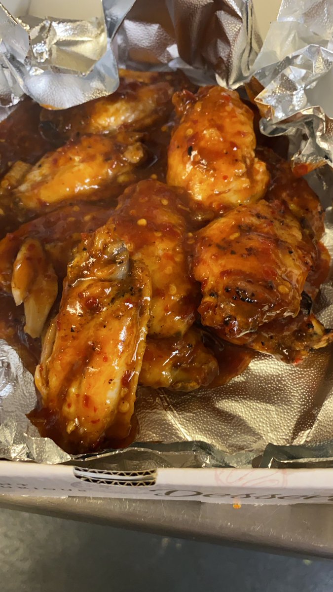 PeterDorans1's tweet photo. Buffalo and BBQ wings https://t.co/ZilxZhI7TJ