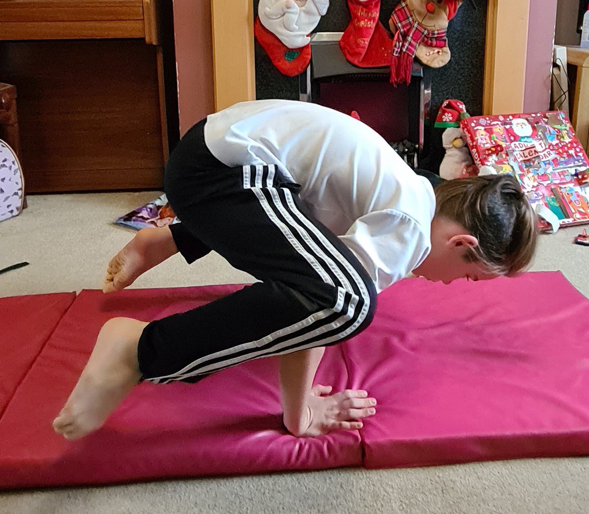 destaffordPE's tweet photo. Well done Ollie in Y8 for his virtual participation in PE this morning! Students were learning about the functions of the skeletal system through different movements. #merryxraymas #itsgoingtibiaok 💀 @deStafford https://t.co/2vzJAE6SUP