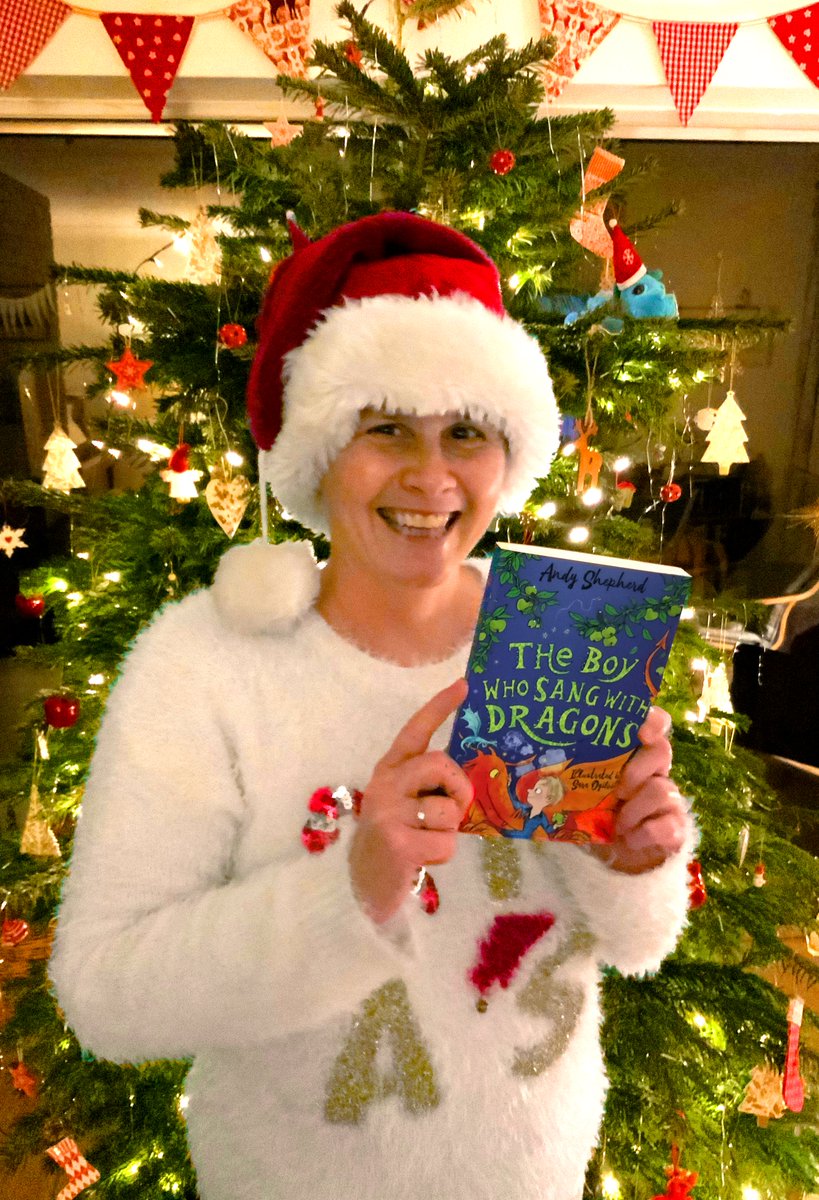 andyjshepherd's tweet image. So excited to get my copies of #TheBoyWhoSangWithDragons

My rainbow of dragons is finally complete!🌈🐉♥️

To celebrate I’ll sign &amp;amp; stamp one of my author copies to give away &amp;amp; I'll post it to arrive in time for Xmas (2wks before release!) 

Just follow &amp;amp; RT Closes 19/12 UK only