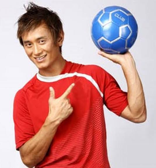 Happy Birthday To Hero of Indian Football..

Wishing Happy Birthday to Sikkimese Sniper 

    Baichung Bhutia 