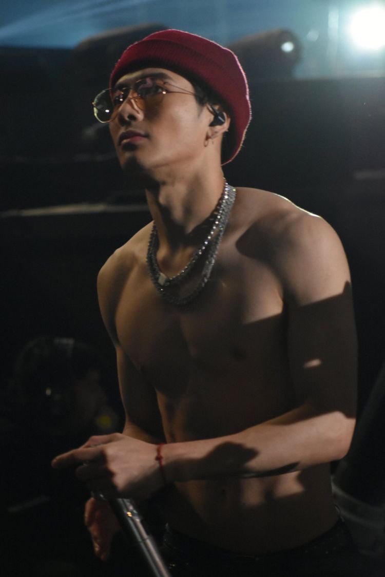 this is how jackson wang looks like in real life: a very devastating thread  @JacksonWang852  @GOT7Official  #GOT7  