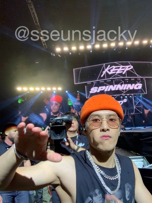 this is how jackson wang looks like in real life: a very devastating thread  @JacksonWang852  @GOT7Official  #GOT7  