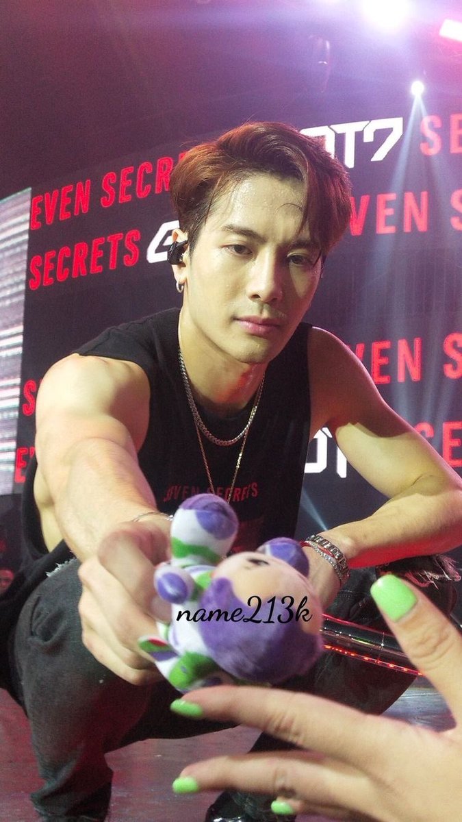 this is how jackson wang looks like in real life: a very devastating thread  @JacksonWang852  @GOT7Official  #GOT7  